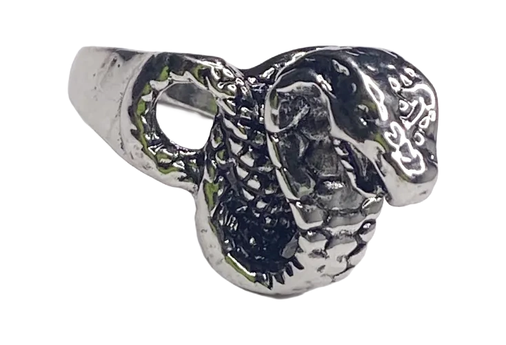 Anillo Cobra de Media Noche, fotografía del catálogo Draco